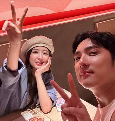 廣告小妹逆風力挺 為洪詩高興！