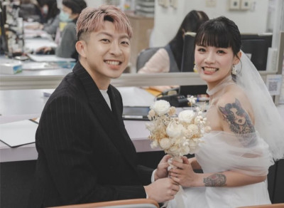 恭喜！蔡阿嘎員工耶嫩閃婚二伯秘書 遭逼問28萬驚人紅包