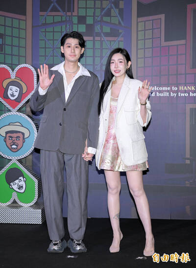 典LU婚禮》李玉璽首牽愛妻許允樂！見習婚禮「我們要生兩個」