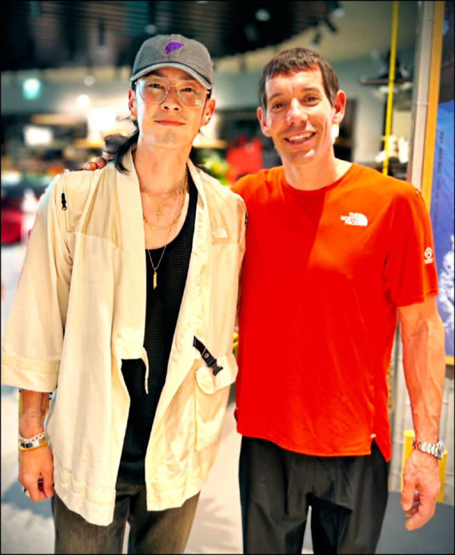 吳建豪同框霍諾德 丁寧讚嘆內在平靜力量