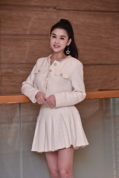 老公激戰小三流出性愛自拍！女星抓包痛心離婚 前夫慘被淨身出戶