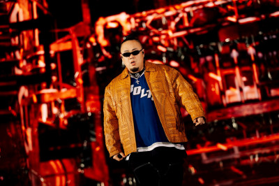 瘦子被嚇到漏尿！男神老婆才誕下二寶 坐月子到一半現身追星