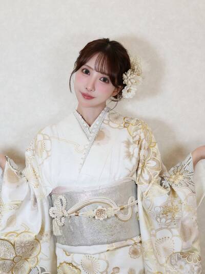 三上悠亞曝「體毛」拍賣竟飆300萬日圓 她驚呼：原來這麼值錢！