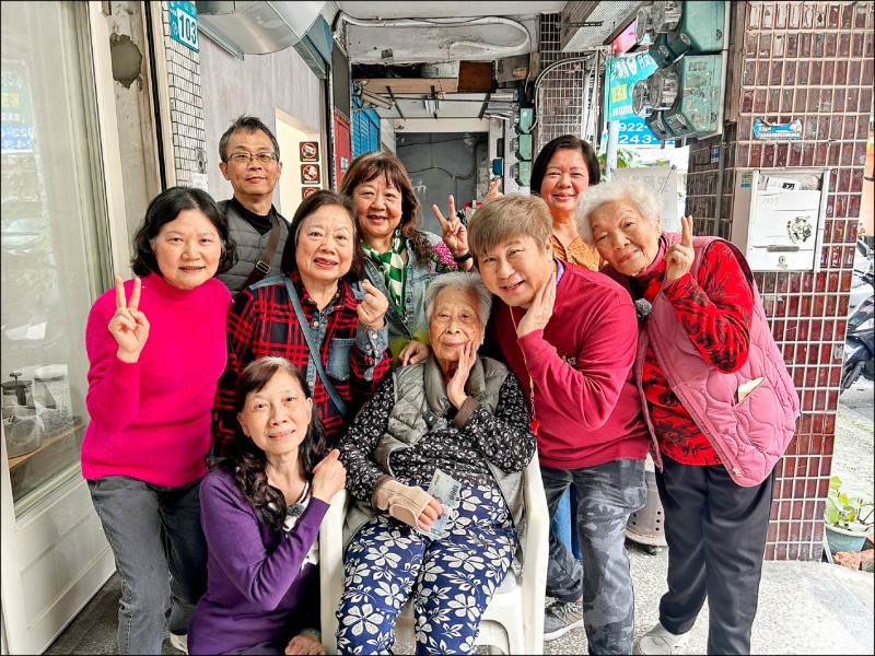 胡瓜自糗人瑞殺手 揪阿嬤玩大集合