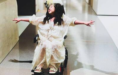 陳文茜醫院坐輪椅當飛鳥   抗癌現況曝光