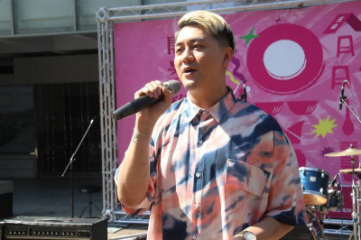 高鐵桌板該誰收？網紅泰辣怒嗆乘客「沒手沒眼睛」遭炎上道歉了