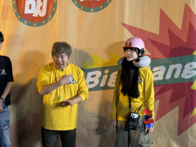 胡瓜「被鐵盆砸頭」秒變臉！歐弟挨轟工作人員遭噴：不想活了