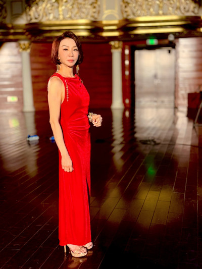 63歲資深玉女歌手升格當阿嬤 兒子移居美國身旁驚見這個男人