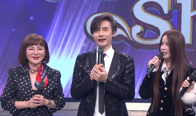 包偉銘被王彩樺抱大腿「嚇到不敢動」！愛妻衝上台對峙場面曝