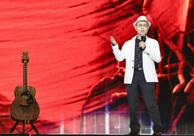 楊弦生前最後一次演出!《民歌大團圓》春節連播重返感動