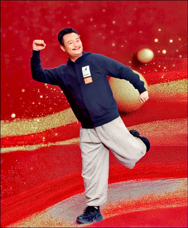 林佑星過年忙翻天 自家餐廳端菜洗碗兼合照