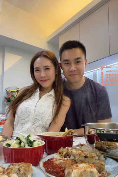 香港媳婦吳申梅緊黏富商老公 必吃奢華年菜長這樣