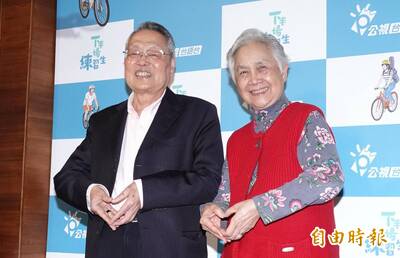 （影）台積電衝2000元不是夢？施振榮看好股市笑揭「股票張數」