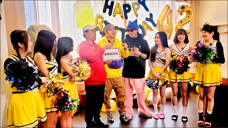 KID慶生陣容太香 篠崎泫、慈妹率6美辣舞