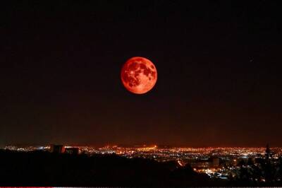 【3/2~3/8星座錦囊】不怕「水逆逢血月」!4星座賺快錢、4星座長線釣大魚