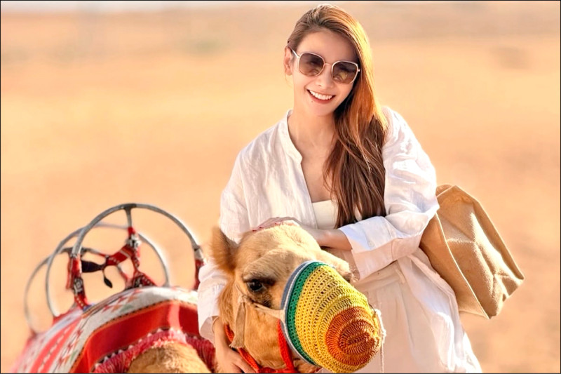 艾莉絲杜拜過年遇戰火 吳辰君兒女居家上網課
