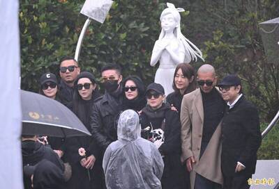 七仙女揭幕大S雕像獨缺Makiyo   友情生變原因曝光