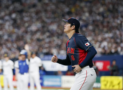 大谷翔平轟滿貫砲後被盯上！「婚後變了」球迷狂盯後腦勺