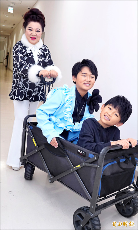 人氣小歌王圈粉 周氏兄弟發願當台二線