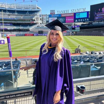 費仔老婆爆紅！金髮辣妻畢業於紐約大學 網讚：人生勝利組