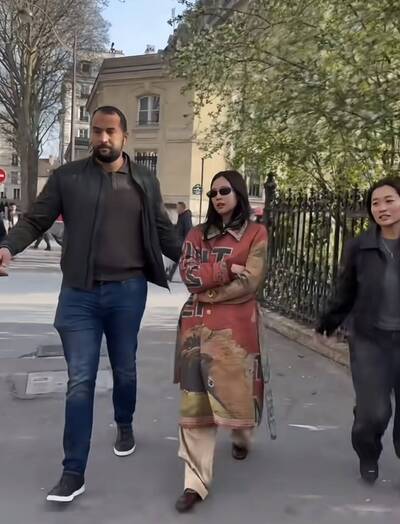 巴黎街頭遭黃牛狂追要簽名! Jennie 無奈求饒:可以讓我有自己的一天嗎?