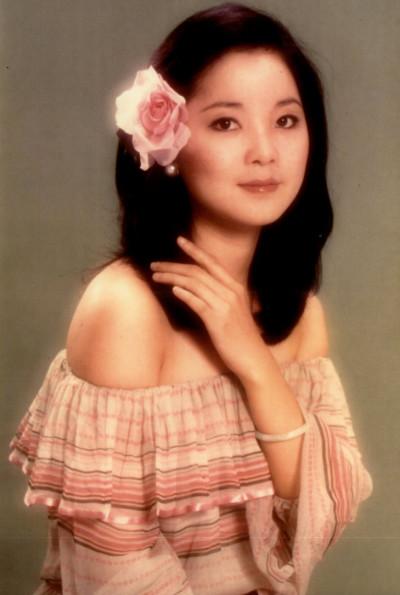 鄧麗君的美讓人難忘！金曲歌后唱她的歌想起奶奶