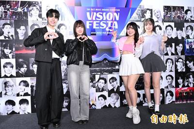 BTS五大男團「空降101」貼臉熱舞！快樂寶賤遭腳踹臉上：小鹿亂撞