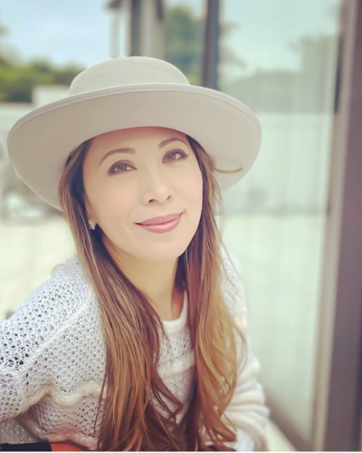 52歲歌后罹癌!切除雙乳重建手術失敗 拒絕再來「受夠了」