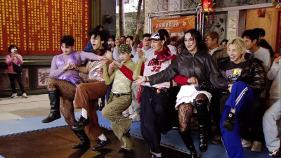 郭忠祐挑戰驚天「Vogue摔」胡瓜看傻眼當場灑萬元紅包