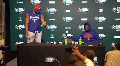 （影）多明尼加球員記者會吐茶！日韓網友齊怒：在羞辱大谷