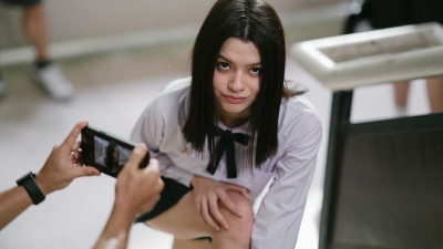 （雷）偷拍裙底太敢拍！《轉學來的女生》娜諾反釣噁男觀眾吵翻