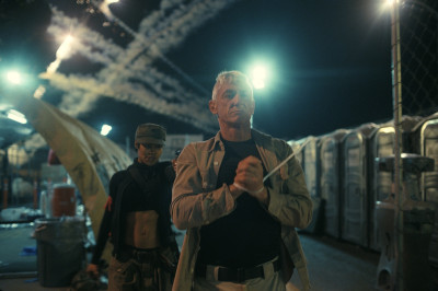 奧斯卡》西恩潘《一戰再戰》勇奪最佳男配角！生涯第三座小金人入袋