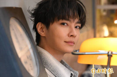 炎亞綸直播開嗆  否認與汪東城關係：我連他電話都沒有