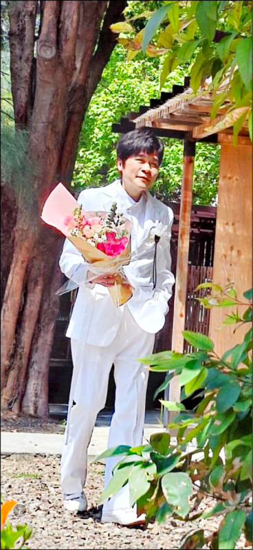 洪榮宏急撇婚變傳聞 正常上工忙出輯