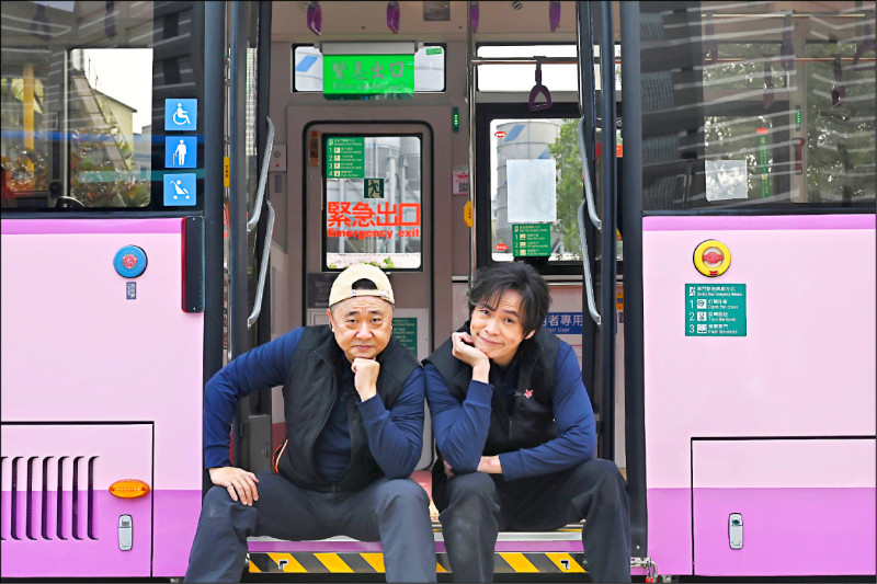 邰智源再度挑戰開公車 黃鐙輝願當接班人