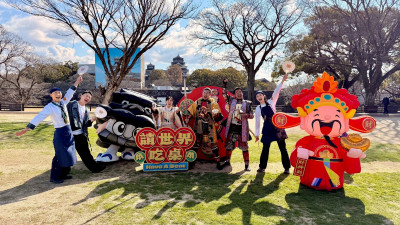 藍正龍熊本慶生冷臉破功！「神級大咖」現身辦桌掀高潮