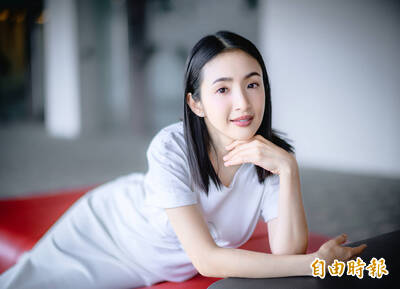 （專訪）林依晨笑撇還在熱戀「太不科學」 再叩關金馬從忘我投入到學會鬆弛