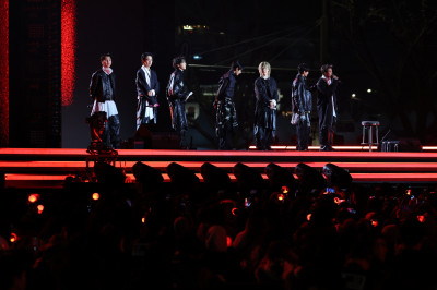 BTS光化門開唱「路人全搜身」 HYBE發聲明道歉了