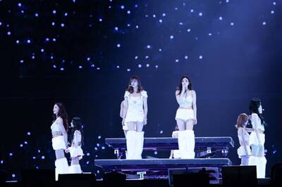 （直擊）TWICE唱不到一小時子瑜哭了！成員狂救場全被拍