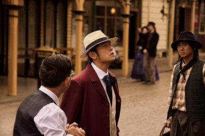 連雪山救狐狸也知道周杰倫發片！打開排行榜單畫面驚人