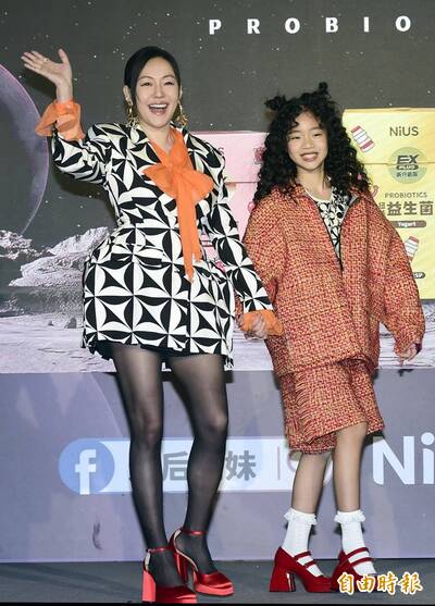 許老三現身Threads！一句「已經是豪門」霸氣護姊