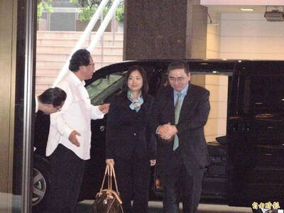 王文洋桃花朵朵開  自認這輩子還沒碰到最愛