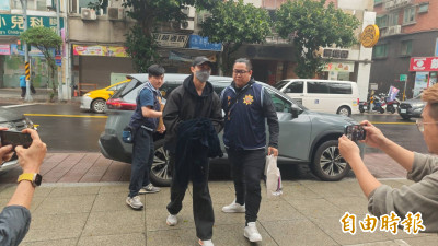 王子邱勝翊涉閃兵愚人節被捕 沉寂5個月上銬裹外套畫面曝