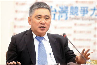 不讓王文洋獨占鰲頭 76歲婚紗女王睡27歲鮮肉