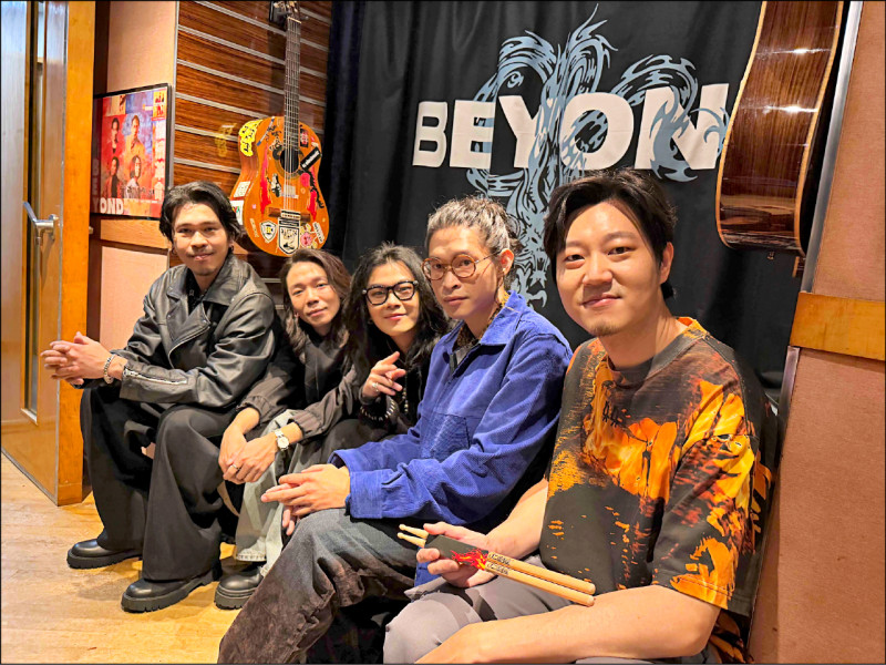 Beyond錄音室將拆除 麋先生香港朝聖超感動