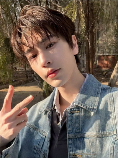 不忍了！《逐玉》太紅張凌赫搭高鐵遭騷擾惡意圍堵 發聲明說重話