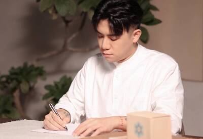 網紅禪師熊仁謙拍電影 施法唸咒片場看呆