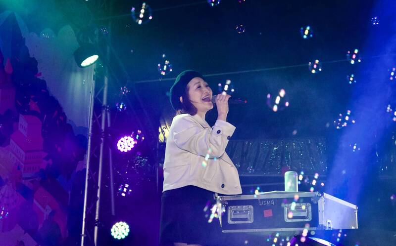 《真珠美人魚》台配歌手梁世韻演唱會 竟因時間地點吵一團