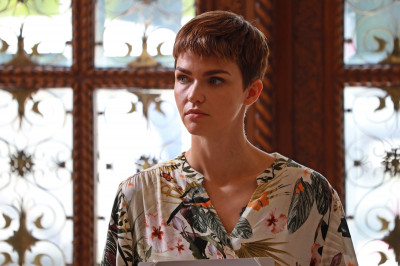 凱蒂佩芮遭控性侵！《勁爆女子監獄》女星親揭20年前往事稱已報案