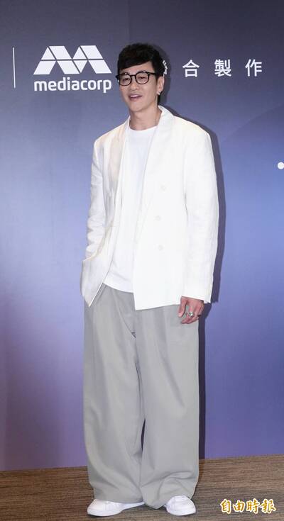 （影）何潤東沒演《逐玉》卻爆紅 被問張凌赫「粉底液將軍」回應了